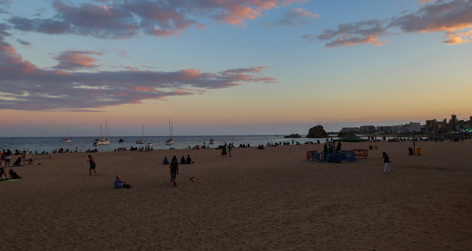 Blanes beach by night