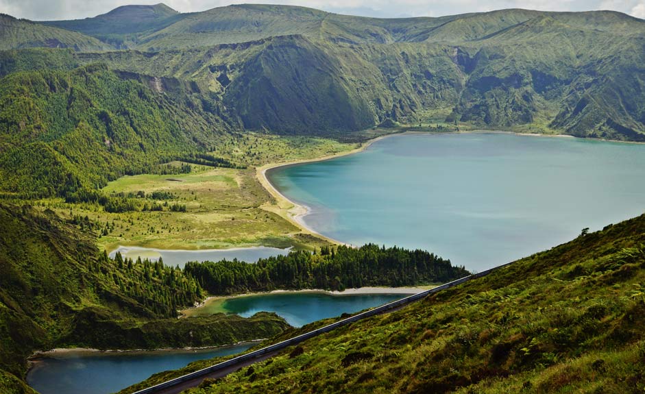 Crater lake Lagoa do Fogo