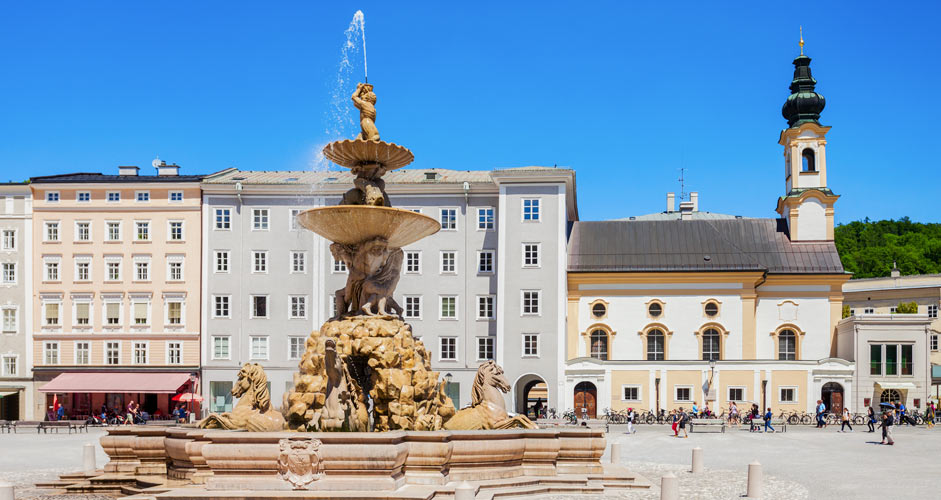 Residenzbrunnen in Residence Square, Salzburg