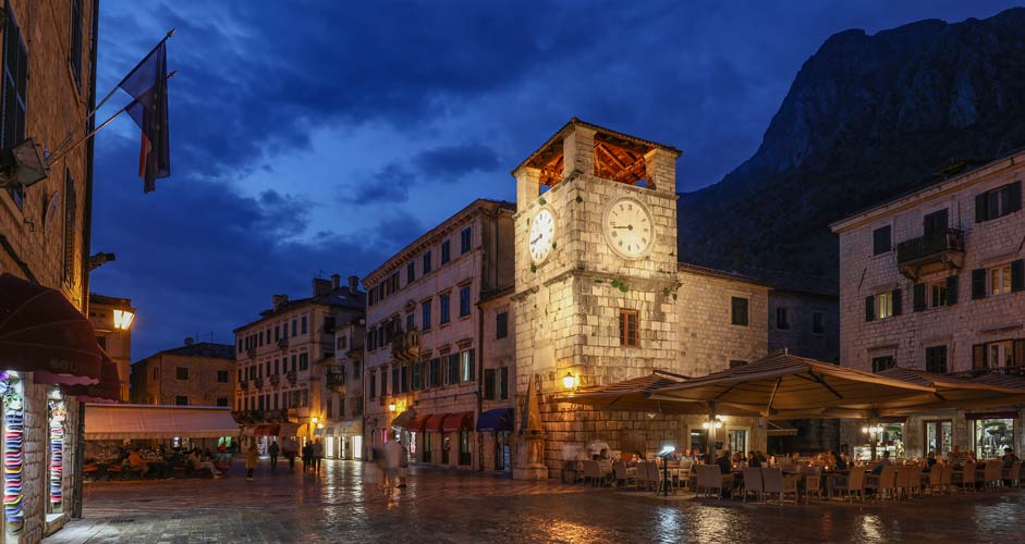 Square of the Arms in Kotor