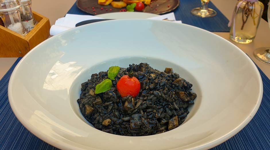 Black risotto