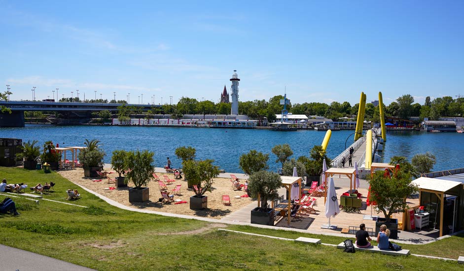 Ponte Cagrana bridge and Copa Beach