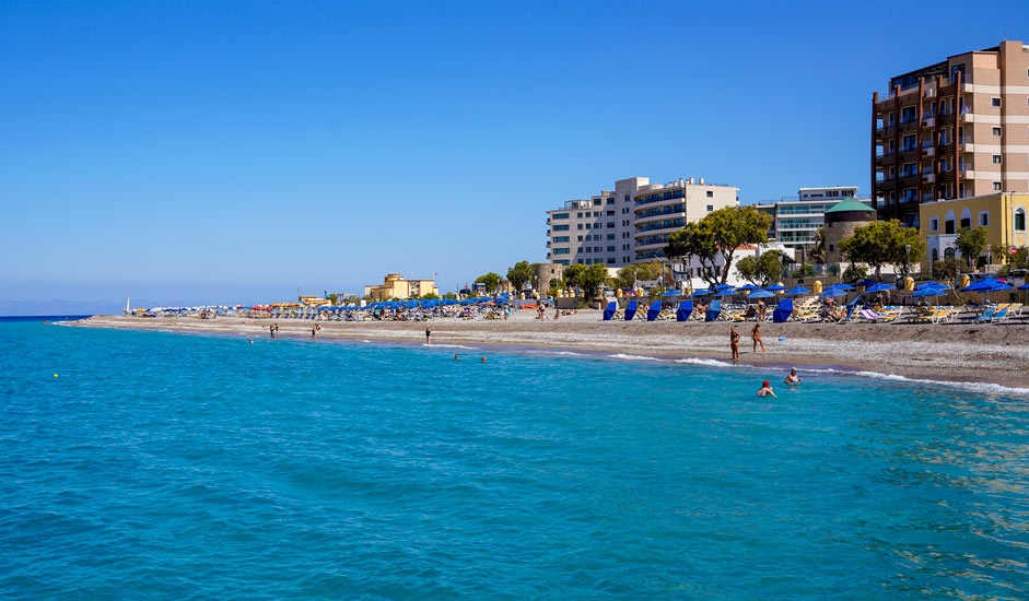 Akti Miaouli Beach